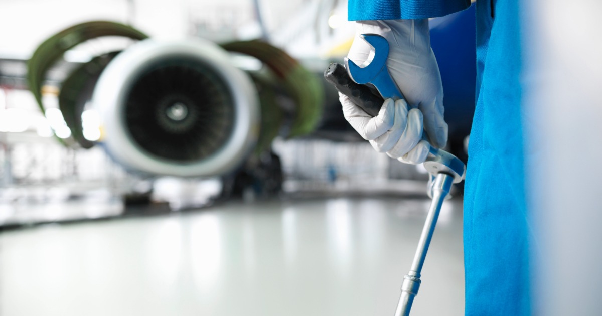COMBATTING THE PERSONNEL PROBLEM FOR COMMERCIAL AND DEFENSE MROS